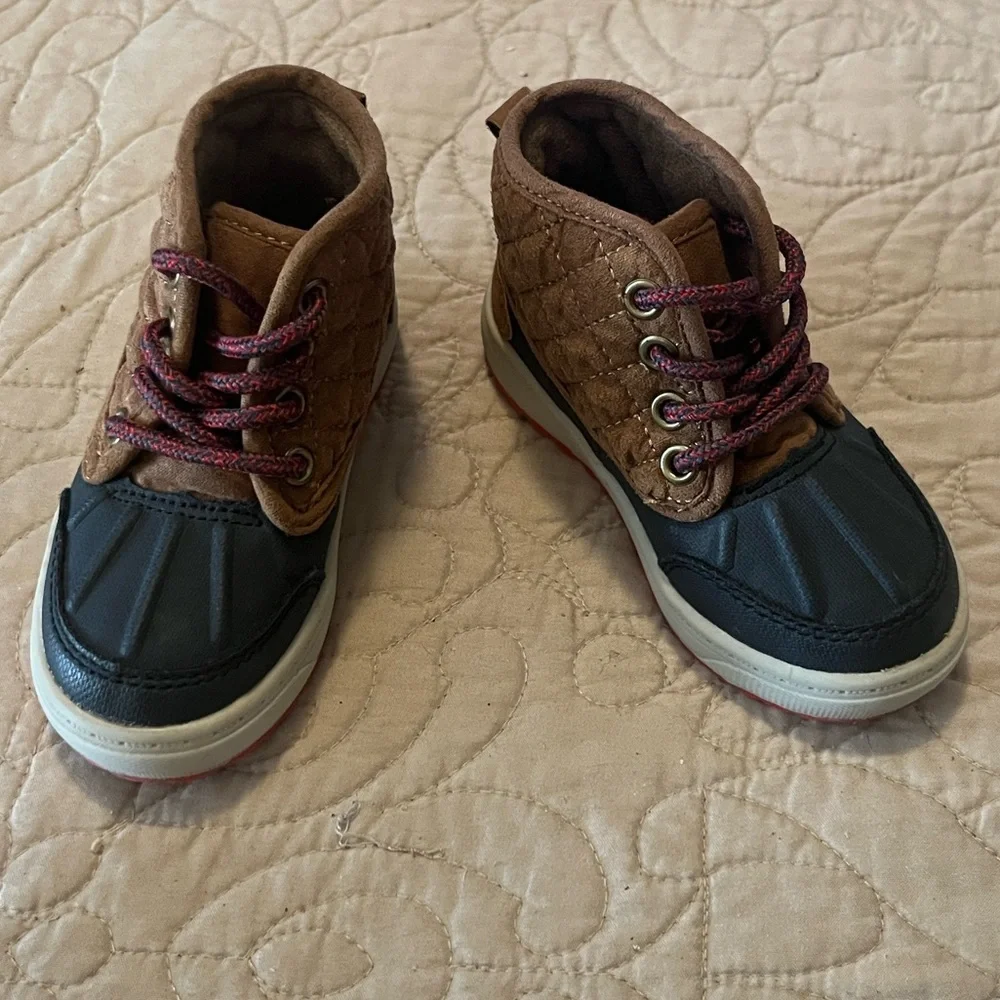 Oshkosh B’Gosh Tarin Brown & Blue Kids High Top Duck Boots Lace Up Shoes Sz 5